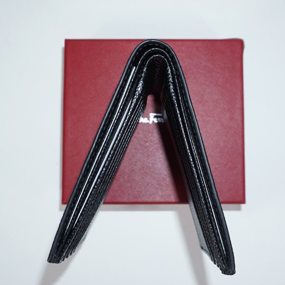 Salvatore Ferragamo Made in Italy Black Pebble Leather Bifold Wallet - Picture 3 of 4